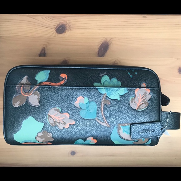 ๐ Coach Large Travel Kit With Dreamy Leaves Print - Picture 1 of 12